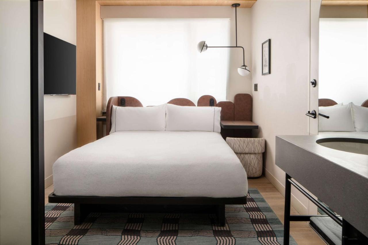 Motto By Hilton New York City Times Square ภายนอก รูปภาพ